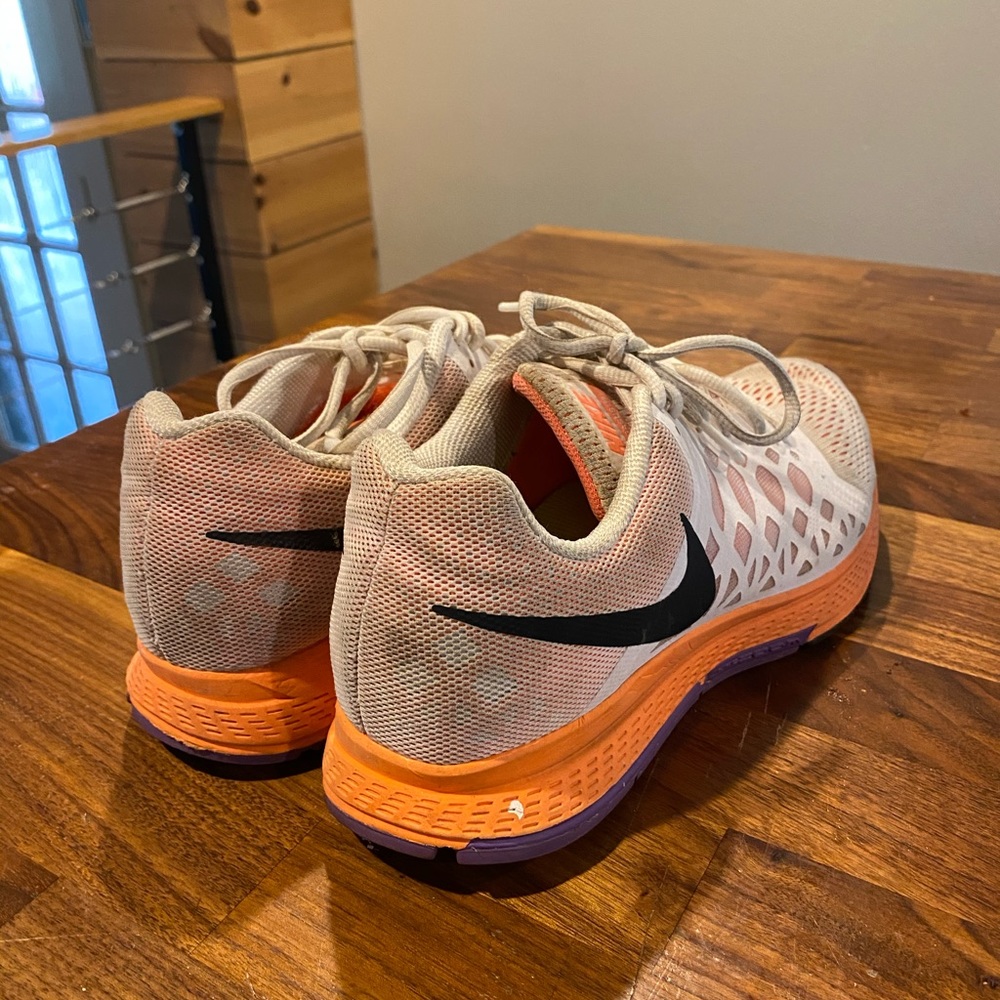 SOLD Nike Neutral Ride Shoes - Picture 4 of 4